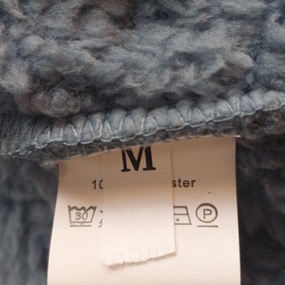 Sherpa Sweatshirt/Top....Size M - Picture 2 of 3